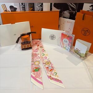 🧡HERMÈS PONY PIT STOP TWILLY ROSE MULTI-COLORED/2 Travel Size Scents/Pop Socket🧡